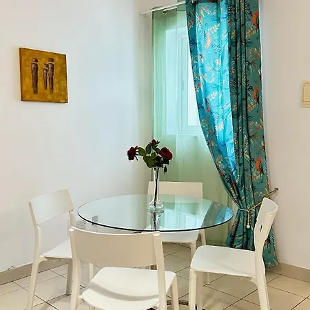 Apartment Centrally Located *