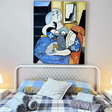 Centrally Located アパート *