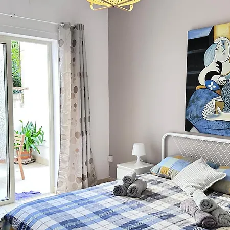 アパート Centrally Located *