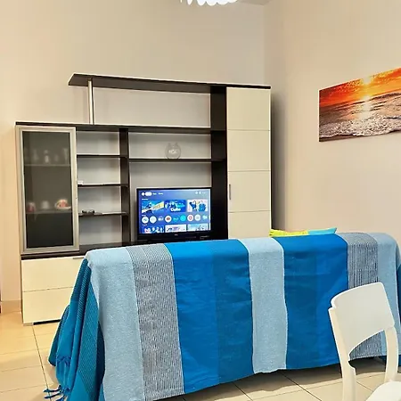 Centrally Located アパート *