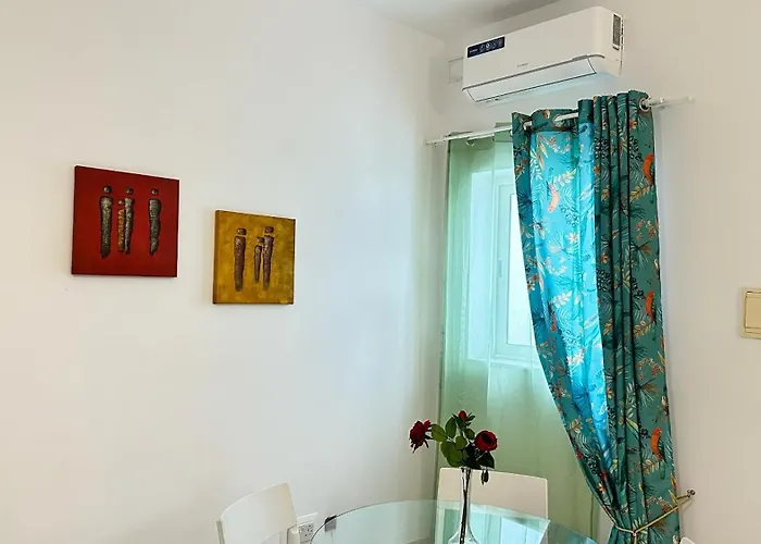 Centrally Located Apartamento *