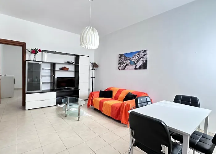 Centrally Located Apartamento